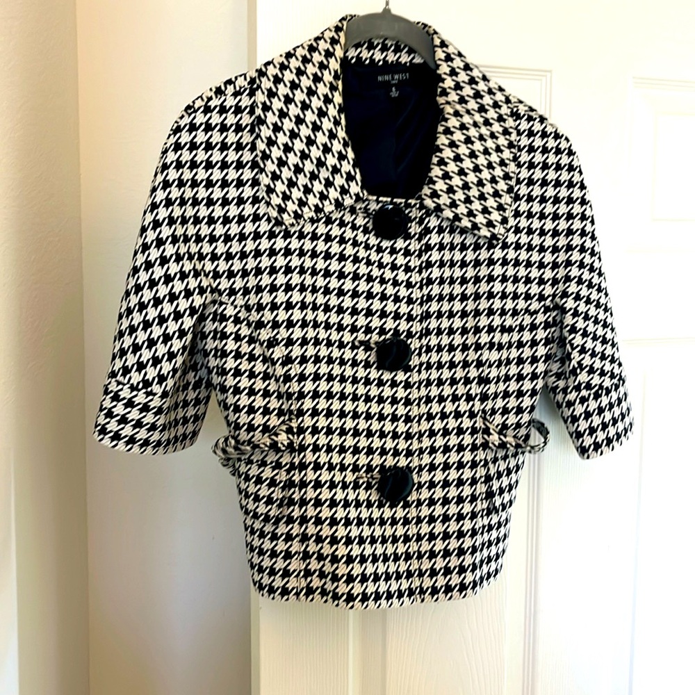 Vintage Nine West Size 6 Black & White Houndstooth print Crop Jacket Mint Cond